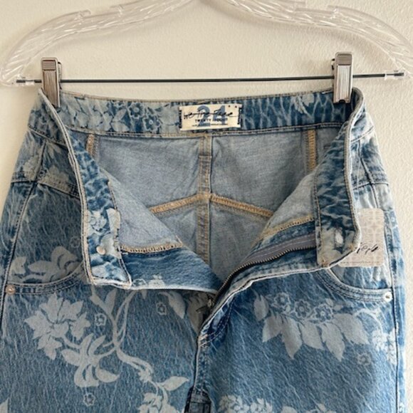 We The Free FP Blue Sky Yoke Floral Naomi Printed Slim Flare Mid Rise Jeans NWT - Picture 6 of 16